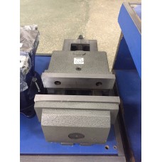 Тиски станочные поворотные ГМ-7200-0220 с зажимной частью 200 мм Тиски станочные поворотные ГМ-7200-0220 с зажимной частью 200 мм