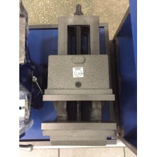 Тиски станочные поворотные ГМ-7200-0225 с зажимной частью 250 мм Тиски станочные поворотные ГМ-7200-0225 с зажимной частью 250 мм