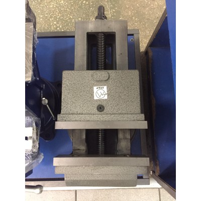 Тиски станочные поворотные ГМ-7200-0225 с зажимной частью 250 мм