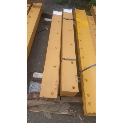 Нож грейдерний среднего отвала 1478×152×16 мм 6 отверстий М16