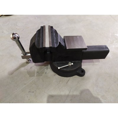 Тиски слесарные стальные ТСС-200